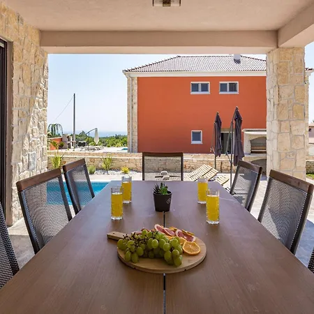 Enchanting West With Pool And Jacuzzi * Krnica